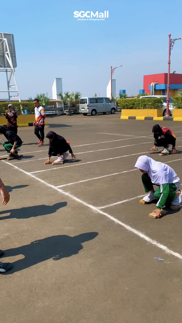 Keseruan dan semangat para peserta dalam Lomba Olahraga Tradisional Kategori Pelajar & Umum telah terlaksana dengan meriah! ๐๐ฅ
Mulai dari Lari Balok hingga Sumpitan, seluruh peserta menunjukkan semangat, sportivitas, dan tentunya keberanian untuk memberikan yang terbaik. ๐ช๐ฎ๐ฉ
Terima kasih kepada seluruh peserta, panitia, serta pihak-pihak yang telah mendukung dan menyukseskan kegiatan ini. ๐
Sampai jumpa di keseruan dan kompetisi berikutnya! ๐โจ
#SGCMall #LombaOlahragaTradisional #OlahragaTradisional #LariBalok #sumpitan